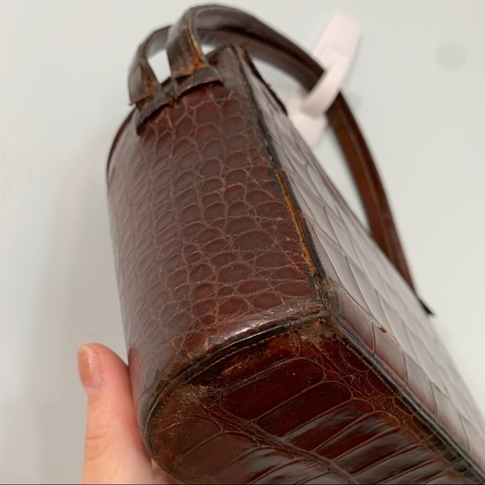 Nettie Rosenstein | Crocodile Vintage Structured Box Style Double Top Handle Bag - Picture 5 of 17